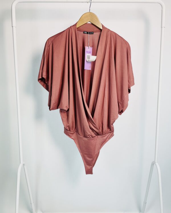 Body decote v rosê ZARA - M - VENDIDO SISTEMA OTO
