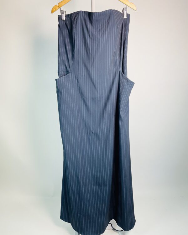 Vestido longo azul marinho risca de gis sem alça ETHEL - M *nunca usado* - VENDIDO SISTEMA OTO