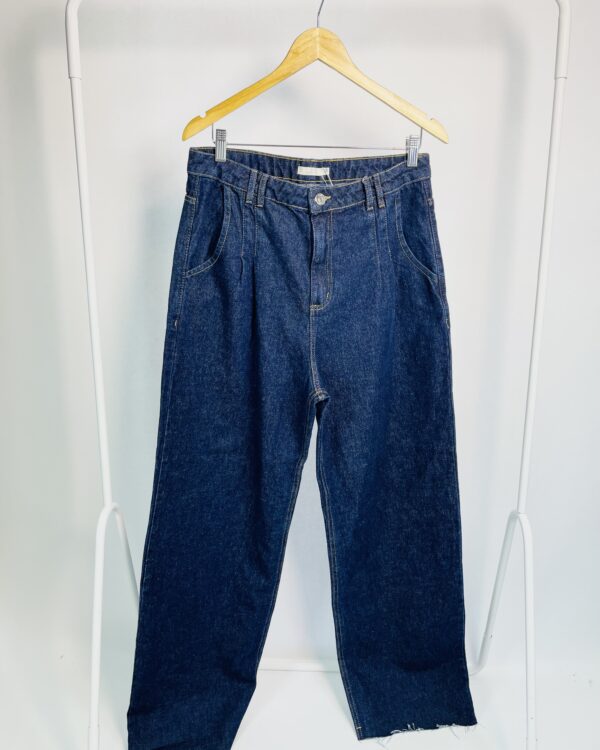 Calça jeans lavagem escura com pregas na frente LA´S CLOTHING - 40 *nunca usada* - VENDIDO SISTEMA OTO