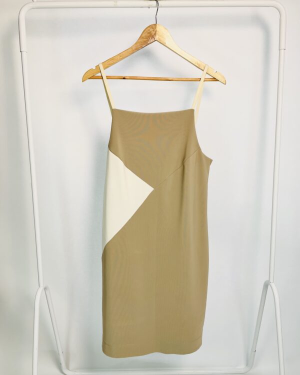 Vestido curto kakhi e off white alça fina SKUNK - M