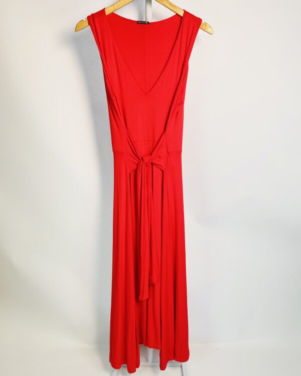 Vestido midi malha vermelho decote v e amarração na cintura LE LIS BLANC - M - VENDIDO SISTEMA OTO