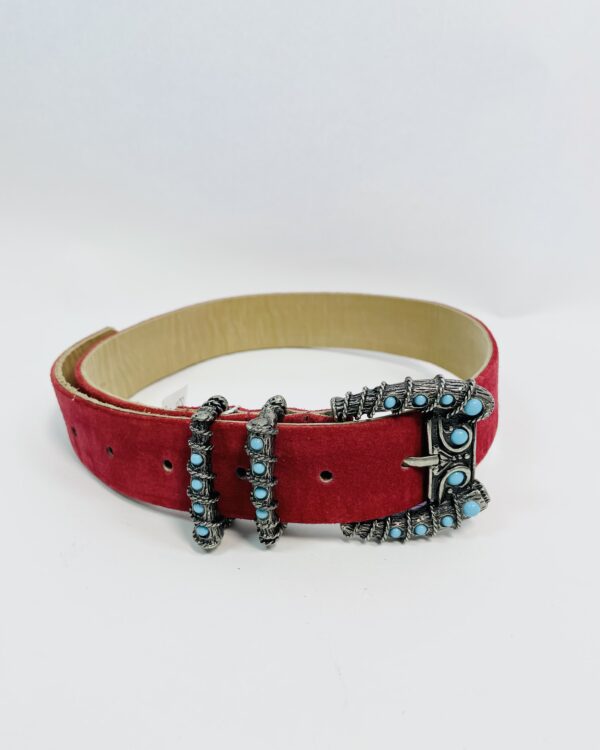 Cinto camurça vermelho pedras azuis na fivela NV - PP - VENDIDO SISTEMA OTO