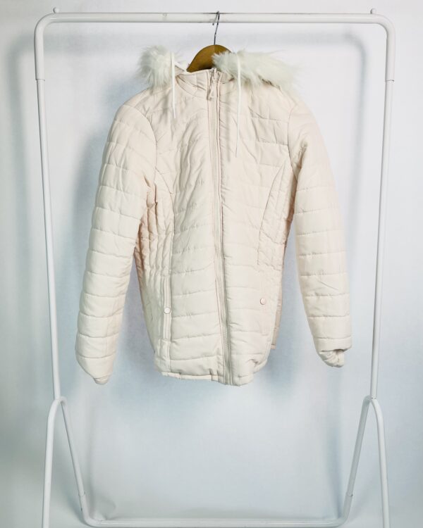 Casaco dupla face branco e rosa com capuz removível detalhe em pelos - P - VENDIDO SISTEMA OTO