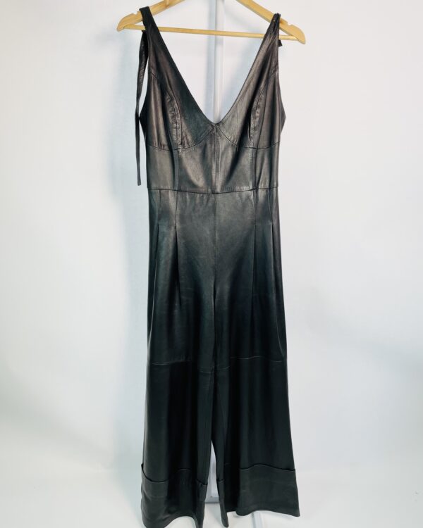 Macacão couro preto HELENA CAIO - 38 - VENDIDO SISTEMA OTO