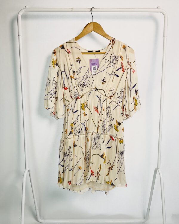 Vestido curto bege manga curta decote v estampado detalhes entremeios ANIMALE - 36 - VENDIDO SISTEMA  OTO