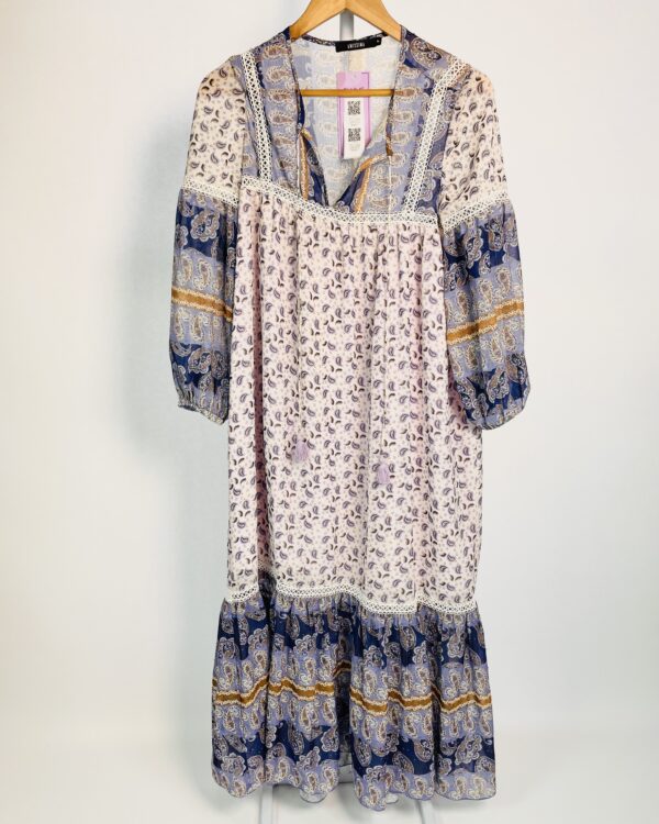 Vestido midi azul e lilás com mangas longas estampa paisley e fios de lurex  AMISSIMA - P - VENDIDO SISTEMA OTO