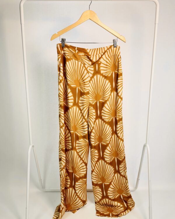 Calça pantalona estampa mostarda MARIA EMILIA - GG *NUNCA USADA* - VENDIDO SISTEMA OTO