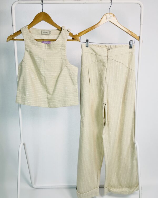 Conjunto linho com paetês mesma cor calça e blusa sem mangas ANPÔ - P
