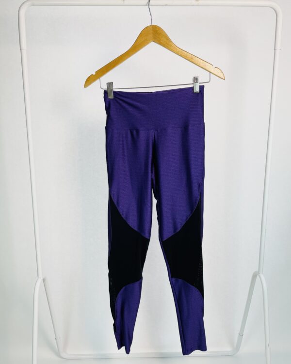 Calça legging roxa e preta C|C|M - M