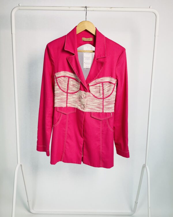 Blazer rosa com bordados e decote nas costas OTHER GIRLS - P - VENDIDO SISTEMA OTO