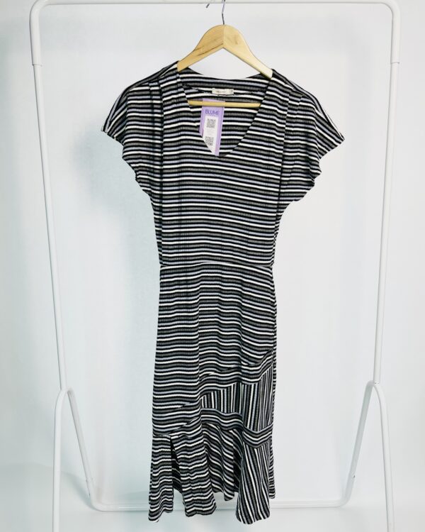 Vestido midi malha canelada com estampa listrada decote v MARIA FILÓ - P - VENDIDO SISTEMA OTO