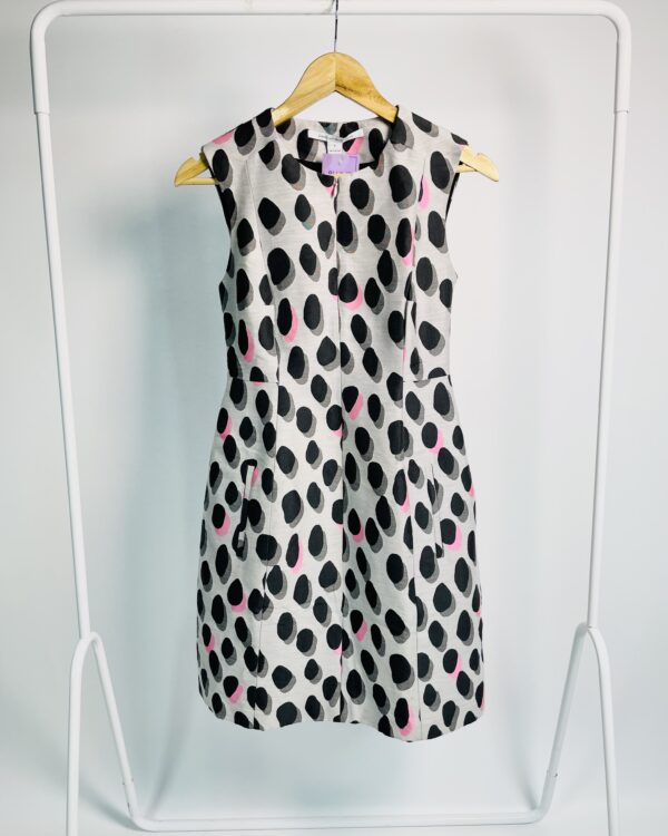 Vestido curto cinza com etampa poá em tons de preto e rosa DIANE VON FURSTENBERG - 38