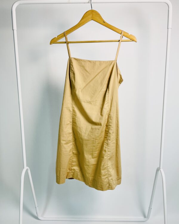 Vestido curto bege com amarração nas costas e alças finas DRESS TO - P