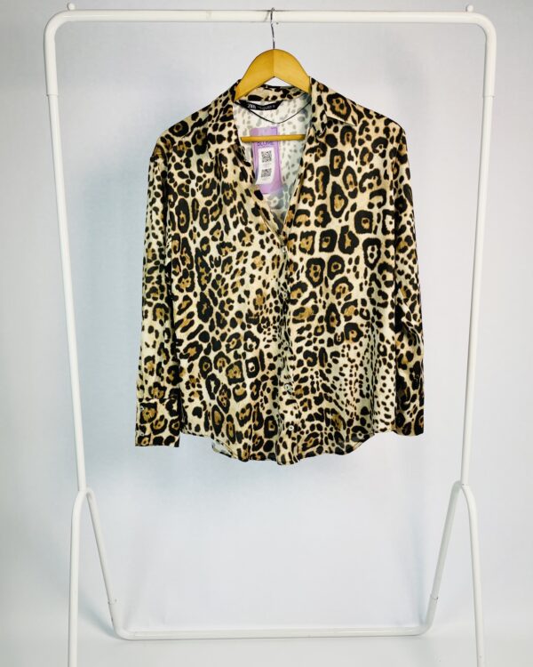 Camisa estampa onça bege e preto ZARA - P - VENDIDO SISTEMA OTO