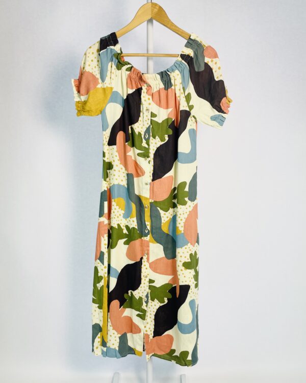 Vestido off white com estampa colorida CANTÃO - P *nunca usado* - VENDIDO SISTEMA OTO