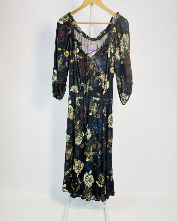 Vestido preto com estampa longa com amarração busto CANTÃO - P - VENDIDO SISTEMA OTO