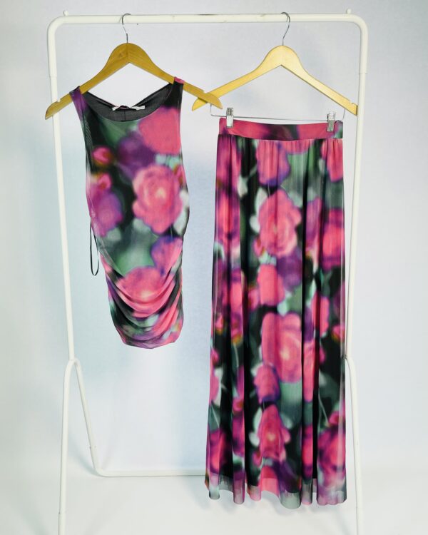 Conjunto rosa azul e roxo tule sem manga SACADA - P *nunca usado* - VENDIDO SISTEMA OTO