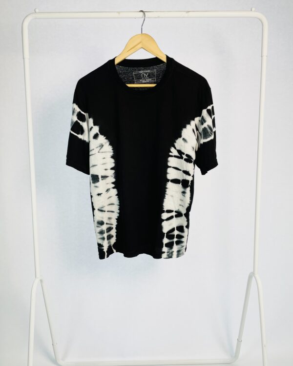 Tshirt preta com tie dye branco NV - PP - VENDIDO SISTEMA OTO