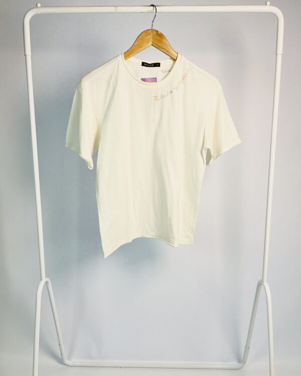 Tshirt off white com frase bodada MIXED - PP