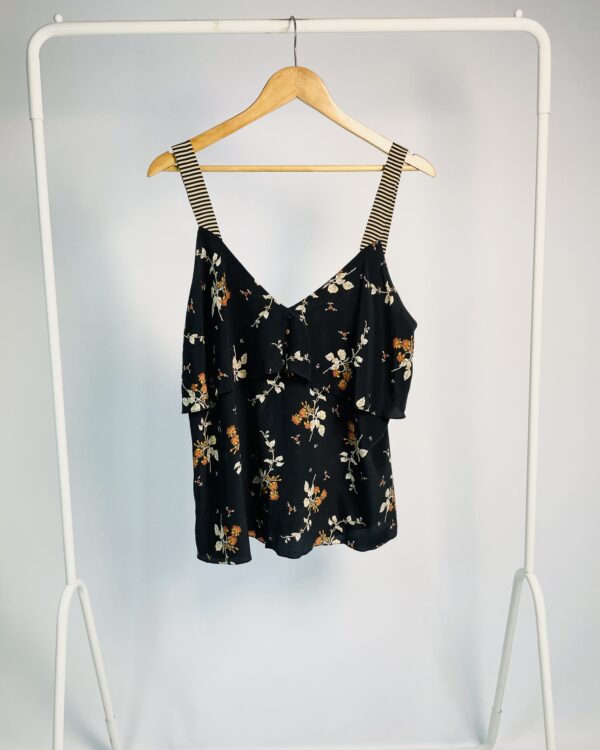 Regata seda preto com estampa floral MARIA FILÓ - 44 - VENDIDO SISTEMA OTO