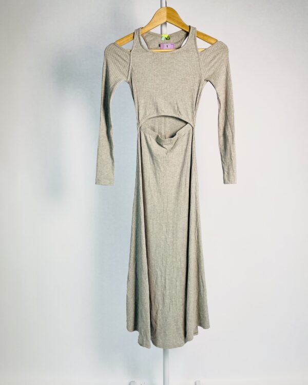 Vestido malha canelada com recortes cinza FARM - PP *nunca usado* - VENDIDO SISTEMA OTTO