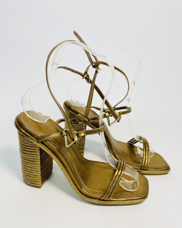 Sandália dourada salto alto texturizado SCHUTZ - 39