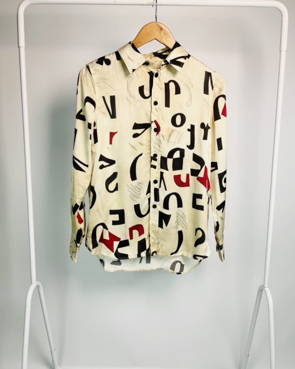 Camisa bege estampada ZARA - P *nunca usada* - VENDIDO SISTEMA OTO