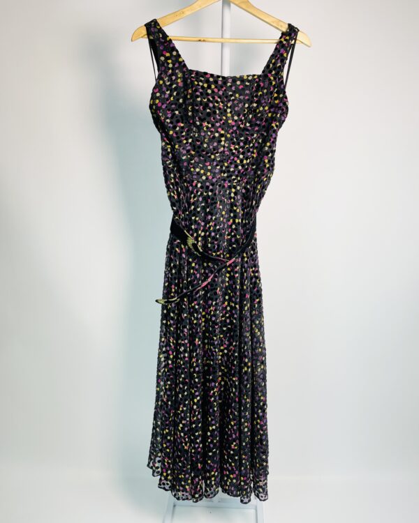 Vestido midi preto estampa poás coloridos e de veludo preto com cinto S CLUB - M - VENDIDO SIST OTO