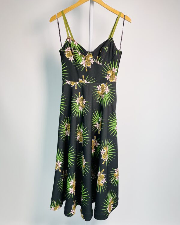 Vestido midi preto com estampa de onça flores e folhagens EVA - 34 - VENDIDO SISTEMA OTO