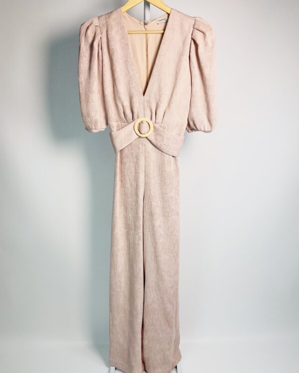 Macacão rosê texturizado decote v mangas bufantes fivela na cintura IORANE - 36