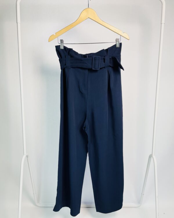 Calça azul marinho com pregas na frente e cinto MIXED - 38