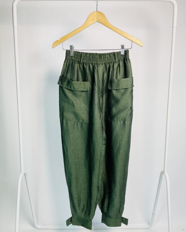 Calça verde musgo bolsos cargo com cinto e elástico na cintura MIXED - 38 - VENDIDO SIST OTO