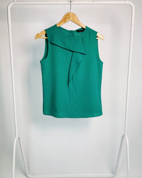 Blusa verde detalhe na frente ZARA - P - VENDIDO SISTEMA OTO
