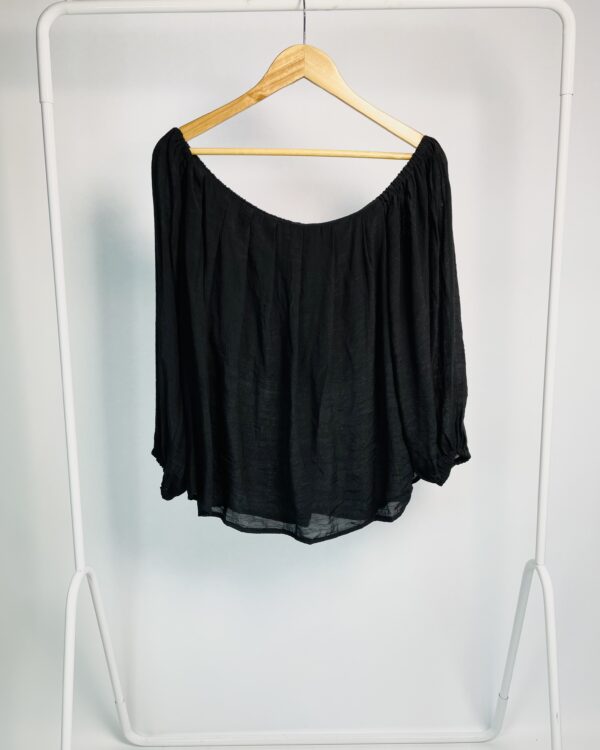 Bata preta mangas longas NA.LOO - P - VENDIDO SISTEMA OTO