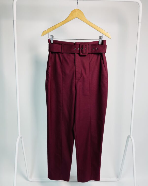 Calça bordô cintura alta com cinto ZARA - M - VENDIDO SISTEMA OTO