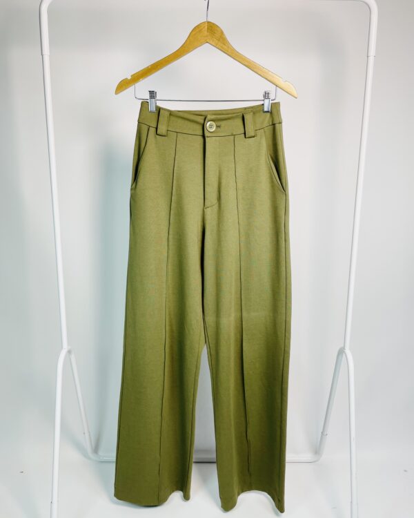 Calça pantalona verde musgo com vinco na frente ZEN CLOSET - P - VENDIDO SISTEMA OTO