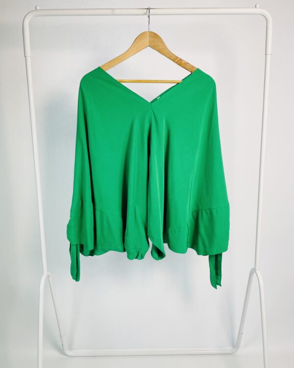 Bata verde gola v com amarração na manga ZARA - PP VENDIDO SISTEMA OTO