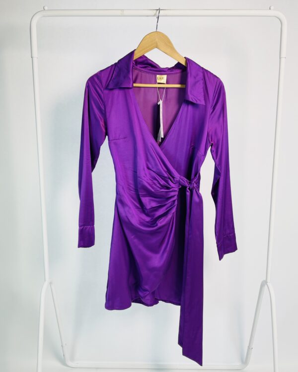 Vestido acetinado roxo com amarração LAJU - P - VENDIDO SISTEMA OTO