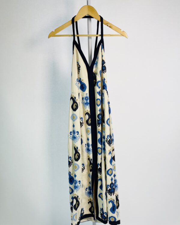 Vestido bege com bordados azul marinho midi CRIS BARROS - 38 - VENDIDO SISTEMA OTO