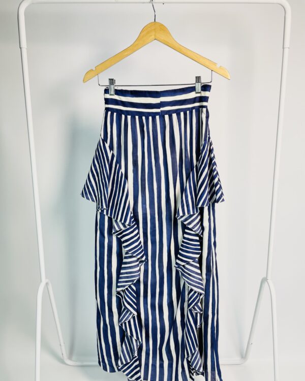 Saia longo com babados e listras brancas e azul marinho CRIS BARROS - 34 - VENDIDO SISTEMA OTO