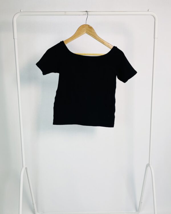 Blusa malha canelada preta mangas curtas ATEEN - M - VENDIDO SISTEMA OTO