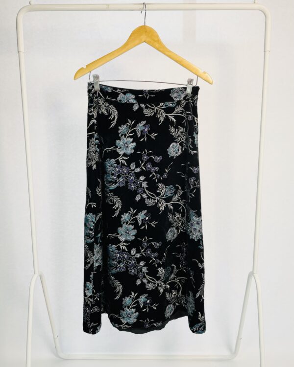 Saia  midi veludo preto com bordados azuis BIANZA - 36 *nunca usado* - VENDIDO SISTEMA OTO