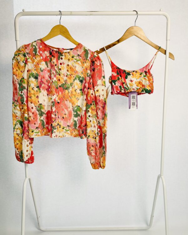 Blusa branca com estampa rosa e laranja laise com top BOBO - 36 - VENDIDO SISTEMA OTO