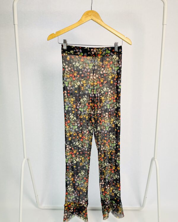 Calça tule preta com estampa floral colorida NV - M - VENDIDO SIST OTO