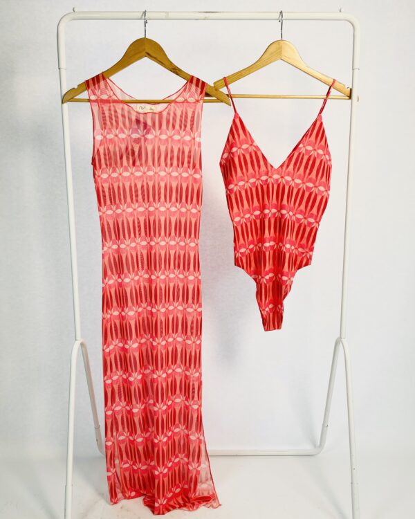 Conjunto body e vestido tule rosa com estampas NV - M - VENDIDO SISTEMA OTTO