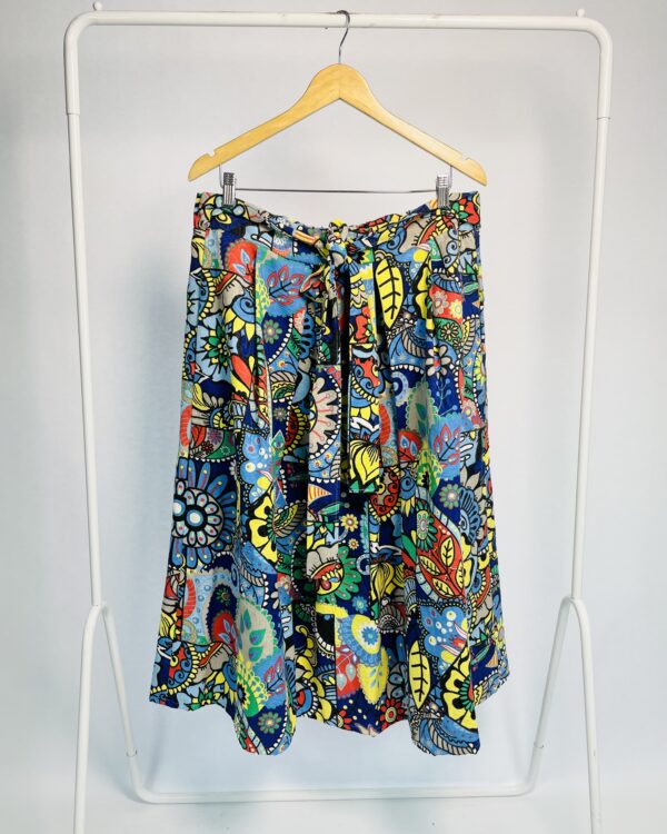 Saia midi azul tons com estampa colorida SARAH HIATY - G