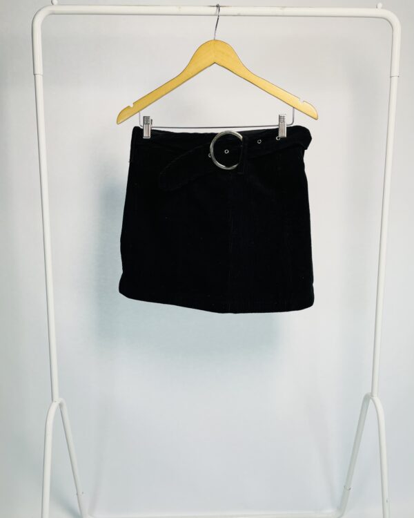 Saia curta veludo cotele preta com cinto ZARA - M