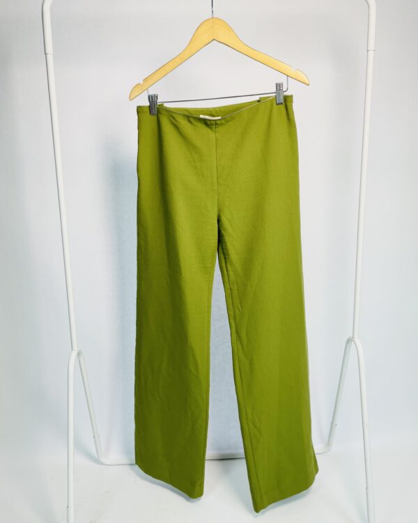 Calça pantalona verde com zíper no cós e nos bolsos NV - 38
