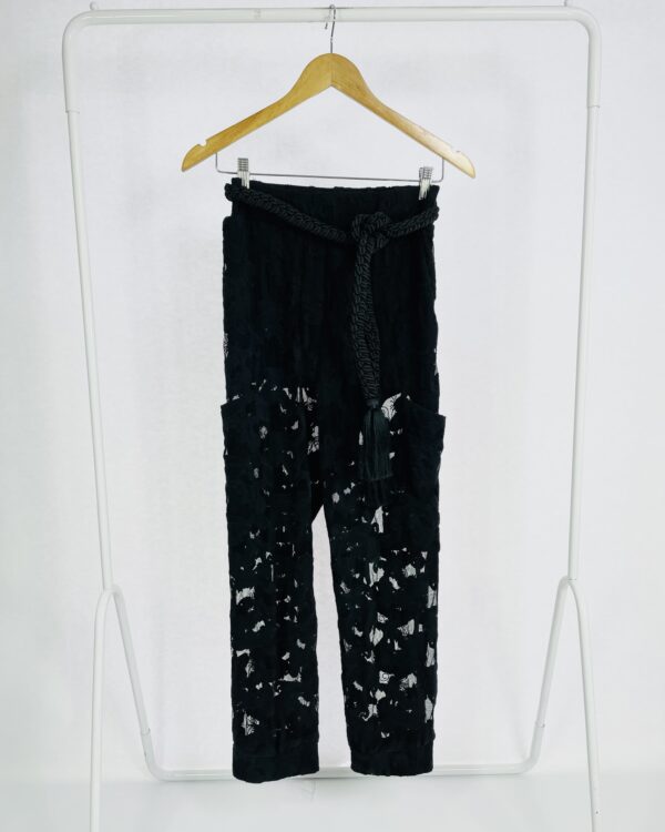 Calça preta renda com faixa - P - VENDIDO SISTEMA OTTO