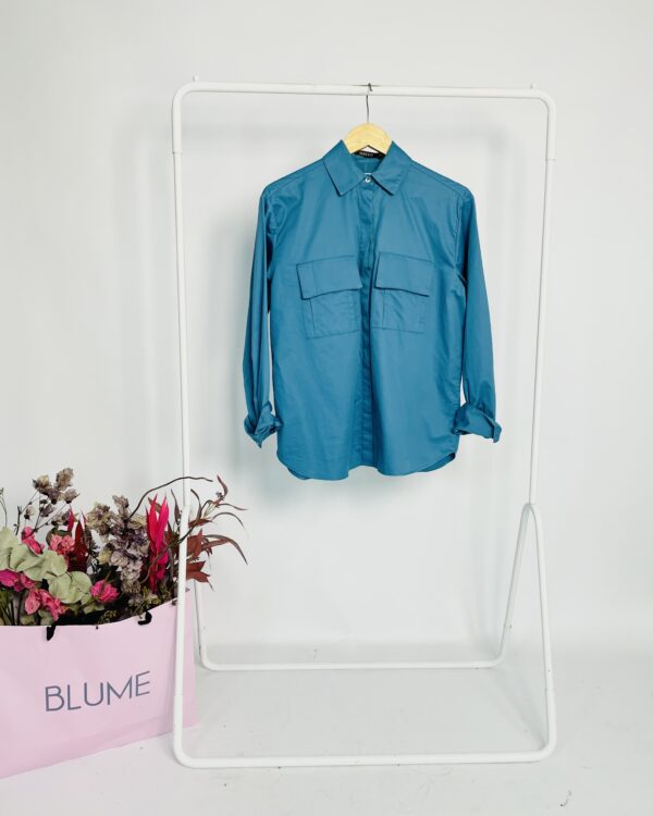 Camisa azul com bolsos na frente MIXED - P - VENDIDO SISTEMA OTO